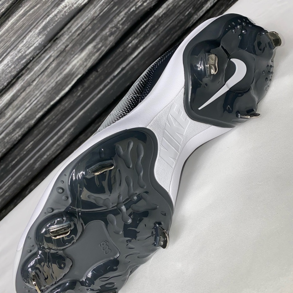 Nike Alpha Huarache Black and White Gradient Baseball Cleats. - Picture 4 of 6
